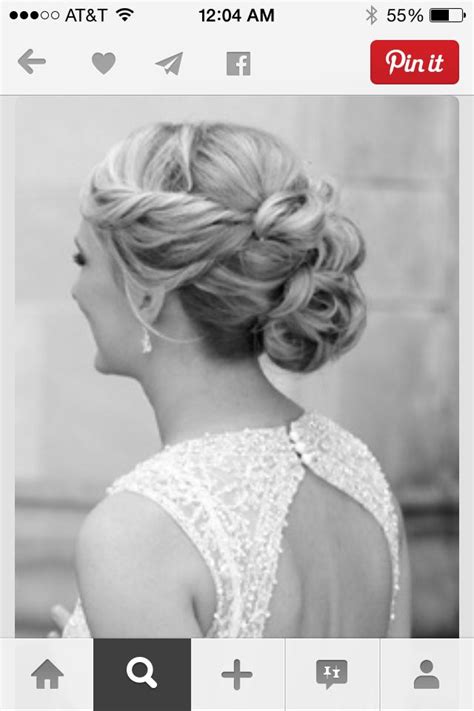 A very short wedding hairstyle. Pretty | Bride hairstyles, Wedding hairstyles updo, Simple wedding hairstyles