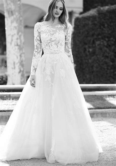 All About Timeless Elegance La Sposa 2018 Collection By St Patrick