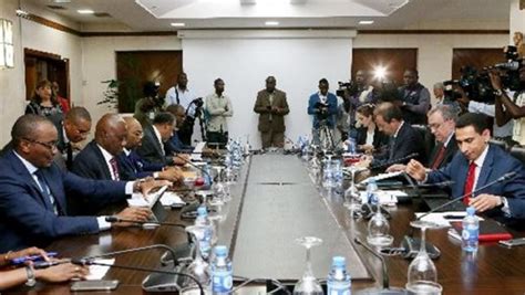 Missão Do Fmi Forma Funcionários Da Agt Angola