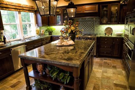 One of my favourite before and after projects is a great diy kitchen makeover. 27 Beautiful Photos of Dark Cabinet Kitchen Designs You'll ...