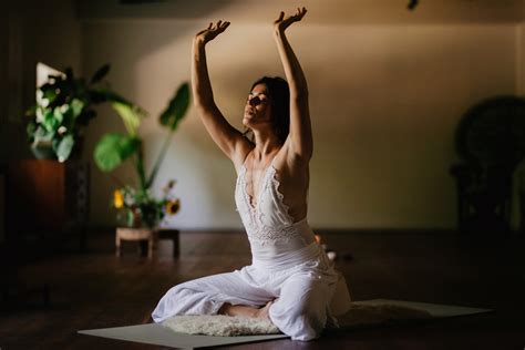 Sensual Yoga Feminine Embodiment Cursussen