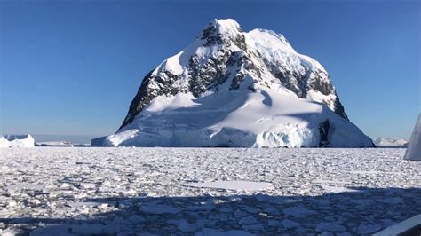La antártida o continente antártico, también denominada antártica en chile, es el continente más austral de la tierra. Espectacular Canal de Lemaire, Antartida - YouTube