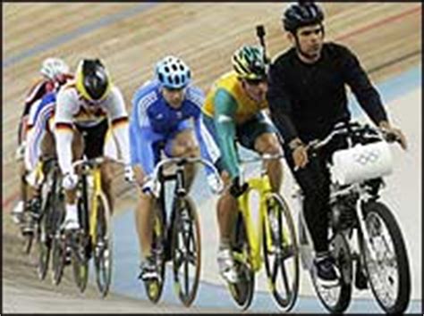 They start by following a pacer, then sprint to the finish line. BBC Sport - Cycling - Keirin