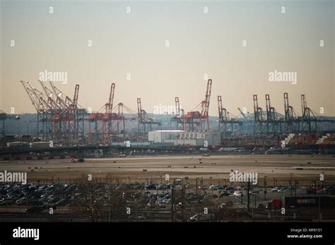 Port Newark Hi Res Stock Photography And Images Alamy