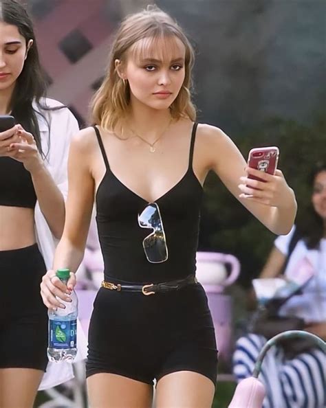 Pin By Em Forna On Lily Rose Depp Lily Rose Melody Depp Lily Rose Lily Rose Depp Style