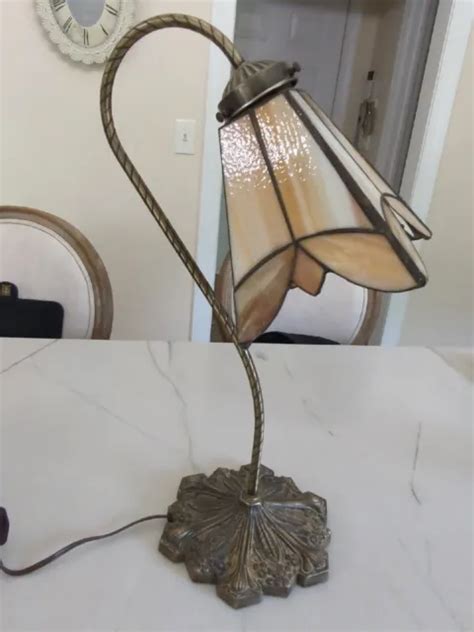Tiffany Style Art Nouveau Leaded Glass Table Lamp Stained Glass Floral Base 95 00 Picclick