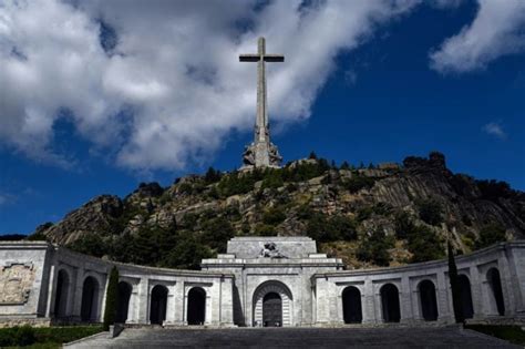 After Exhumation Spain Reburies Franco In Discreet Tomb Ibtimes