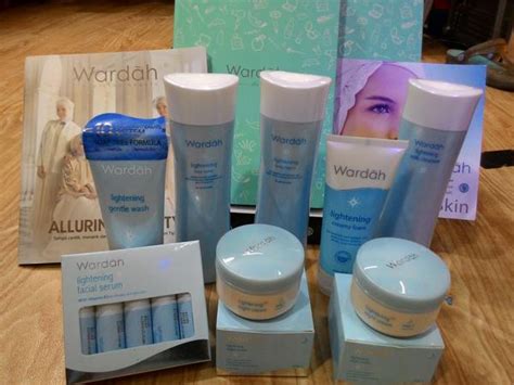 Watch in hddivideo kali ini aku mau ngereview produk wardah aloevera gel yg baru aku beli, ternyata cocok buat kulit kering aku semoga membantu ya. 16 Paket Pelembab Wardah Untuk Kulit Berminyak dan Kusam ...