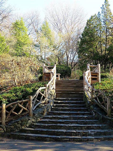 A 360 view of shakespeare garden in central park on the eve of the 400th anniversary of shakespeare's death.check out more eyewitness news. Pin on I ️ NY