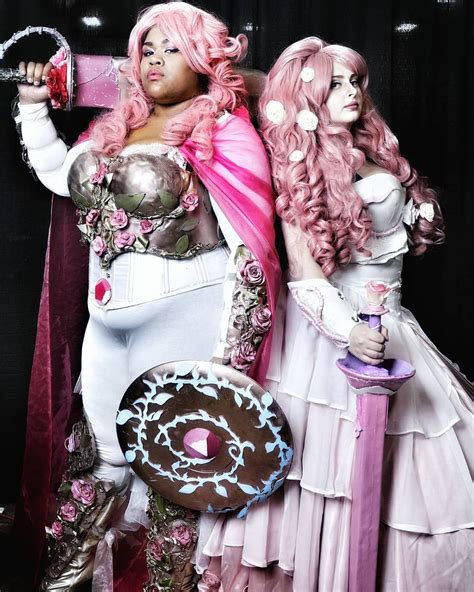 coming off of comic con here are a few plus size cosplay looks we love