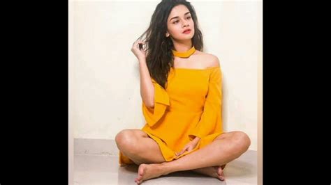 Avneet Kaur In Yellow Outfits Youtube