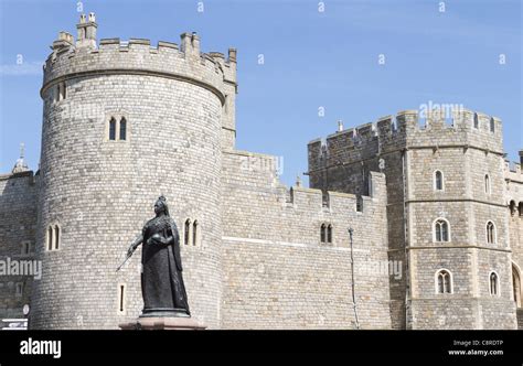 Statue Of Queen Victoria Outside Windsor Castle Windsor Castle The