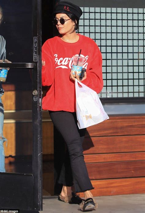 Dress Down Monday Vanessa Hudgens Dons Sweater As She Grabs Takeaway Vanessa Hudgens Outfits