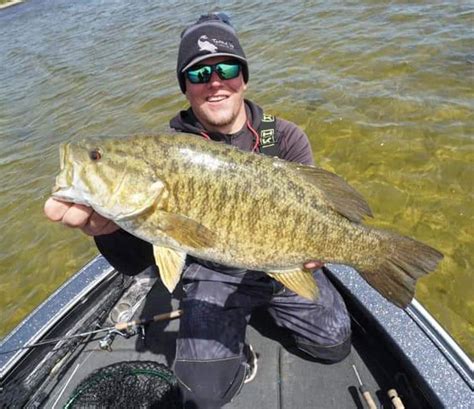Charter Trophy Smallmouth Bass Fishing Trips In Green Bay And Michigan