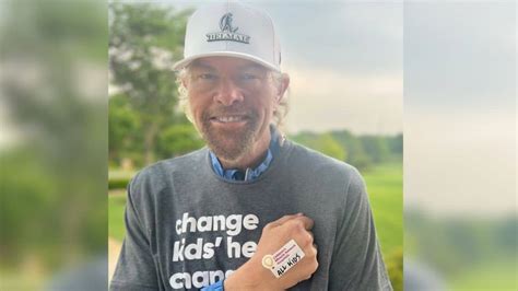 Toby Keith Shares New Photo Amid Cancer Battle Classic Country Music Legendary Stories And Songs