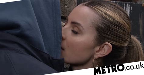 Coronation Street Spoilers Ryan And Daisy Kiss Amid Courtroom Drama