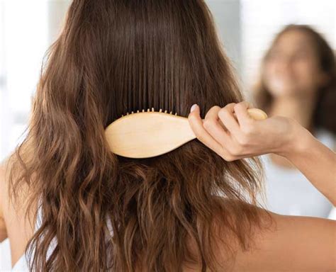 This Is The Right Way To Back Comb Without Damaging Your Hair Herzindagi