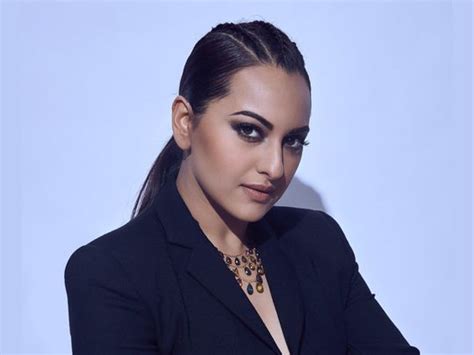 Actress Sonakshi Sinha On How To Survive In Bollywood For 10 Years
