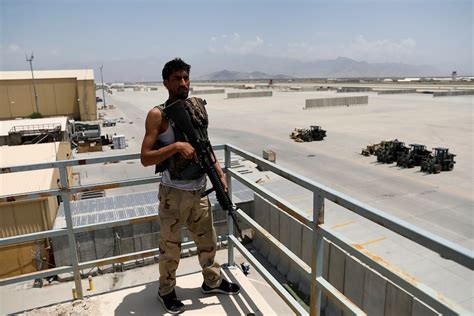 us forces abandon afghanistan s bagram airfield at night without telling the new afghan