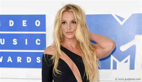 britney spears poses completely naked on the beach in new instagram photos britney spears news
