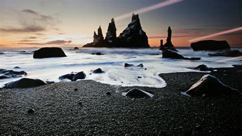 Black Rocks In Beach 4k Hd Macbook Wallpapers Hd