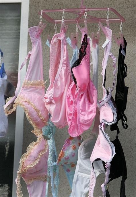 女の子のパンツやブラジャーなどの干した洗濯物の盗撮エロ画像 枚 次エロ画像 エロ画像