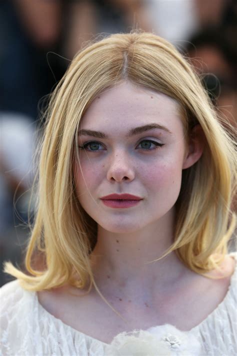 elle fanning s pink hair will inspire you to go bold with color this season — photo