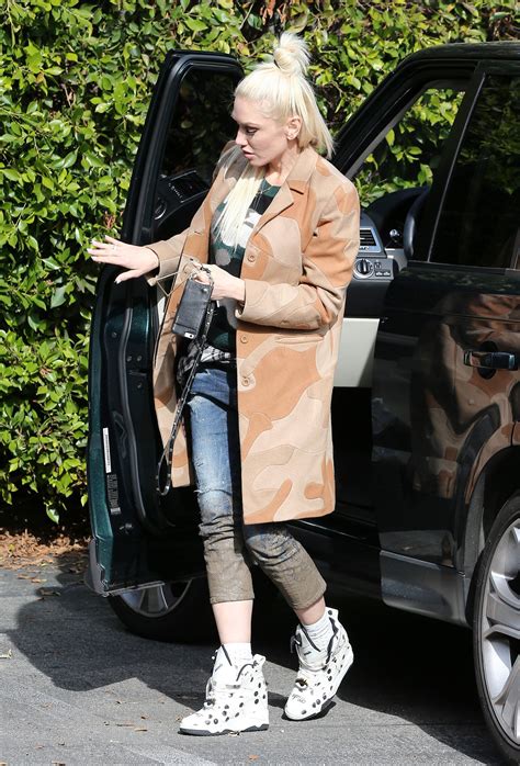 Gwen Stefani Wears Jeans Splattered With Fake Mud By Dsquared2 Glamour