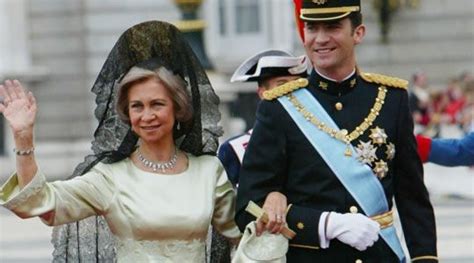Madre E Hijo Con Imágenes Reina De España Familias