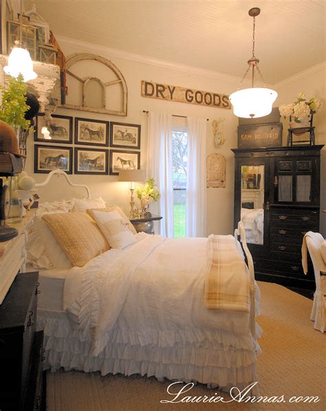 Since the modern farmhouse style is comfy and relaxing, many homeowners decide to adopt it to their houses. LaurieAnna's Vintage Home: Farmhouse Bedroom Reveal