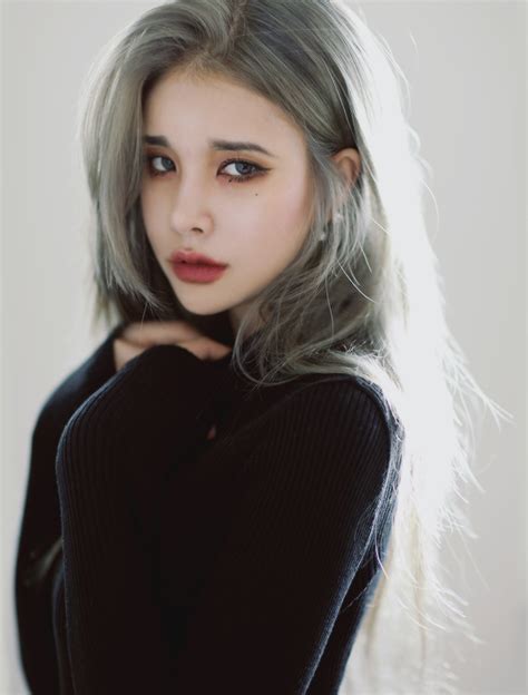 Pinterest Hyunnaosullivan Silver Grey Hair Girl Hairstyles Hair