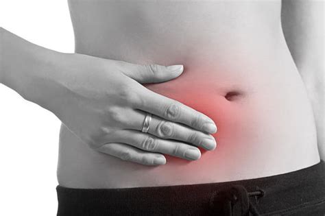 If the appendix becomes inflamed, starts leaking or ruptures, it may cause symptoms that include lower right back pain. Pain in lower right abdomen- why do you feel it?