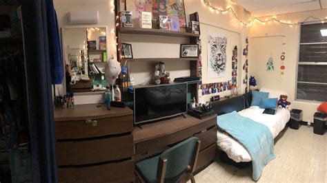 My College Experience At The University Of Miami My Freshman Dorm Room