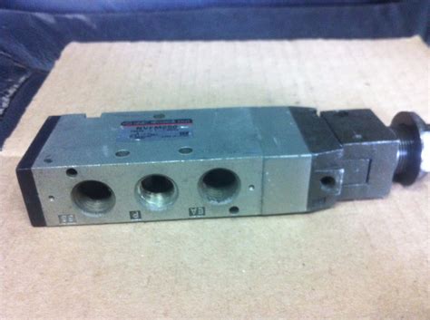 Valvula Neumatica Manual Smc 5/2 Entradas De 1/4 145lbs Max. - $ 698.00