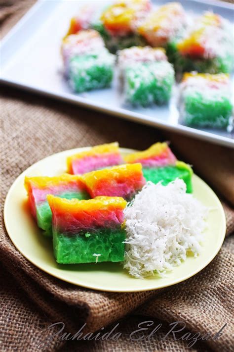 Kuih atas hijau bawah putih. TALAM UBI KAYU LAPIS SAGU | AIR TANGAN ZUHAIDA