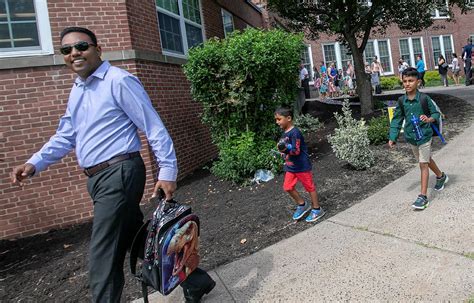Southington Elementary School Dismiss Early On First Day