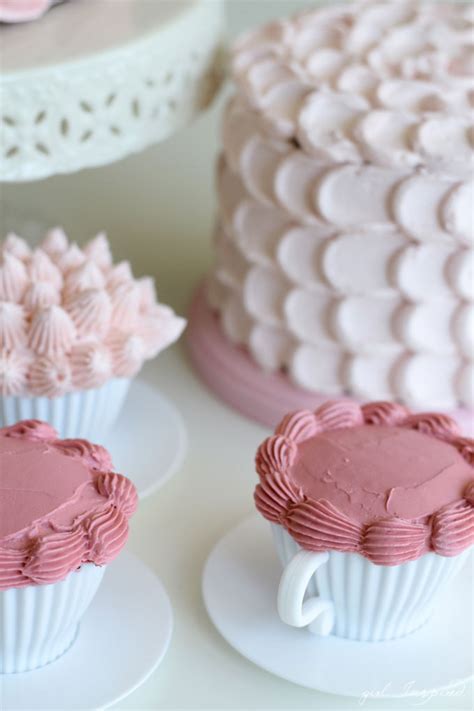 The best buttercream frosting taste and textured recipe is the one that has you cook your sugar these recipes are my favorite version of buttercream frosting to use for decorating i could have also done a basket weave technique around the sides. Simple and Stunning Cake Decorating Techniques - girl ...