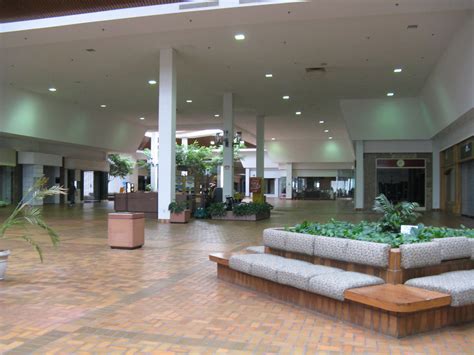 Westland Mall Columbus Ohio Another View Of An Open Area Flickr