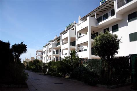 El piso es un 1º con ascensor desde el garaje. Alquiler y Venta de apartamentos en Zahara de los Atunes ...