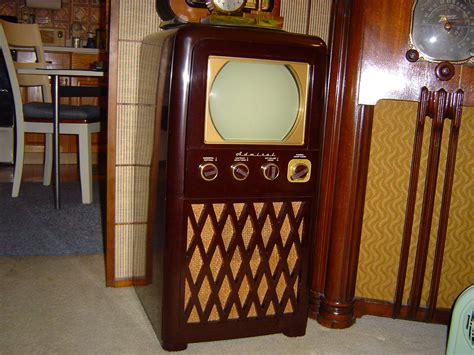 One Of The Most Popular Vintage Tvs Out There This Small 10 Console