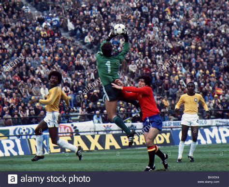 Peredo y hoy vamos a vivir el vibrante choque entre perú y brasil de la segunda jornada de la clasificación sudamericana para el mundial de qatar 2022. España v Brasil Copa Mundial de Fútbol 1978 Fotografía de ...