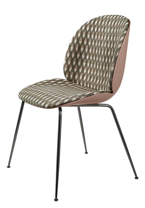 Je nach wahl ein einzelner stuhl oder ein doppelpack tisch, deko etc. Gepolsterter Stuhl Beetle von Gubi - Rosa | Made In Design