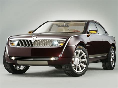Back in the golden age of big american concept cars, wonder machines that spoke to an era of almost unlimited dreams and prosperity, came one especially beautiful lincoln. Lincoln Navicross (2003) - Old Concept Cars