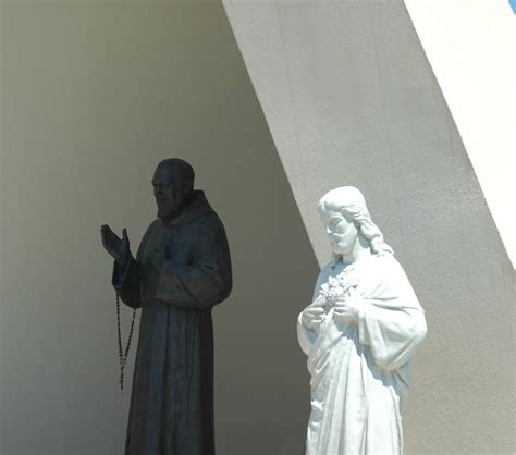 Le Reliquie Di Padre Pio In Tour Passeranno Anche Da Carrara