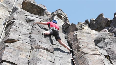 Trad Climbing Anchors And Lead Climbing Idaho Mountain Guides