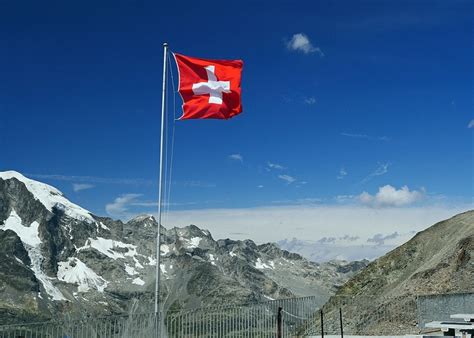 La svizzera è il paese delle alpi, dei laghi e dei grandi fiumi dell'europa centrale. E' la Svizzera la nazione più sostenibile - Ambient&ambienti