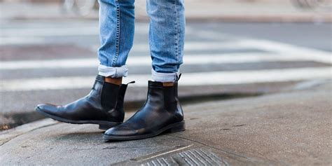 Of kies voor beige chelseas, de kleur beige staat fantastisch bij donkerblauw denim of juist een lichte denim kleur. Chelsea boots nodig heren? Dit zijn de coolste Chelsea boots