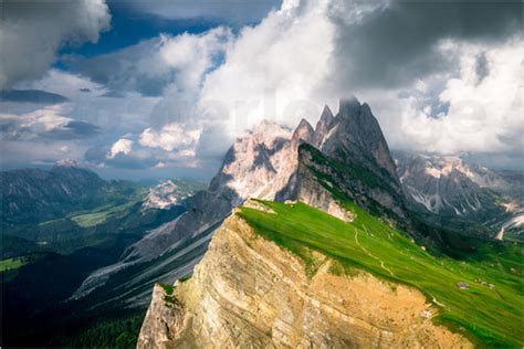 In gröden in südtirol kann es jederzeit passieren, dass einem der atem stockt. Sebastian Jakob, Seceda - Tirol del Sur - panorama de la ...