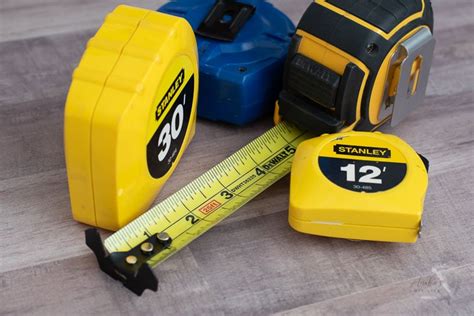 Its thickness is of no use. How to read a tape measure + 5 Clever Hidden Features - Anika's DIY Life