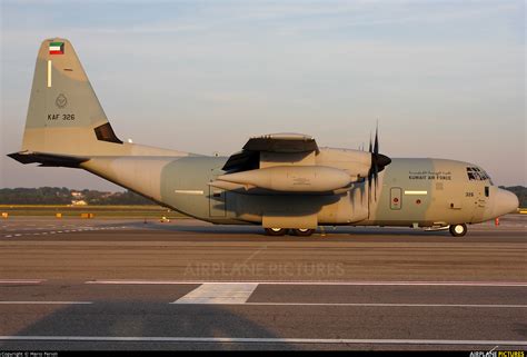 Kaf326 Kuwait Air Force Lockheed Kc 130j Hercules At Milan